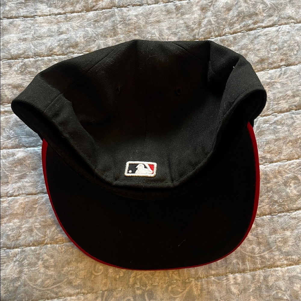 Cincinnati Reds Fitted Hat - Picture 2 of 3